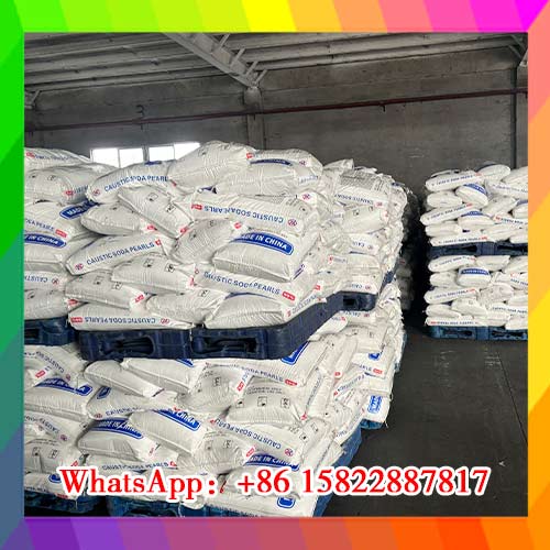 Massive warehouse infrastructure supporting large-scale stock of caustic soda pearls 99% in China