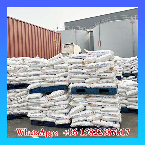 Grand stock disponible de soude caustique en perles 25 kg dans notre entrepôt